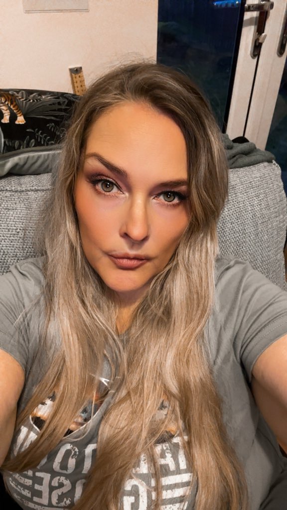 Goddess Findom Send Tribute 
Don’t keep me waiting!!