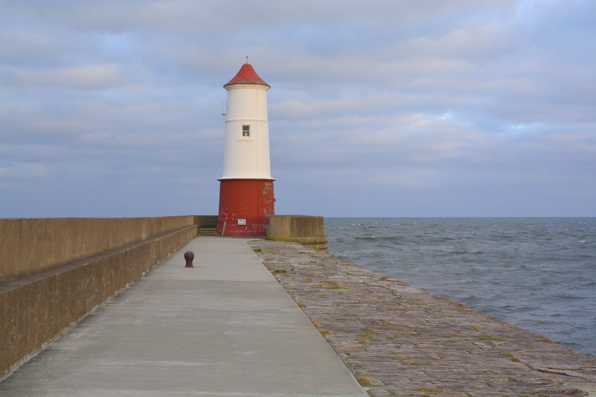 RKW1899's tweet photo. #AlphabetChallenge #WeekRforRed
Lighthouse at Berwick upon Tweed https://t.co/sHMBpYf6wv