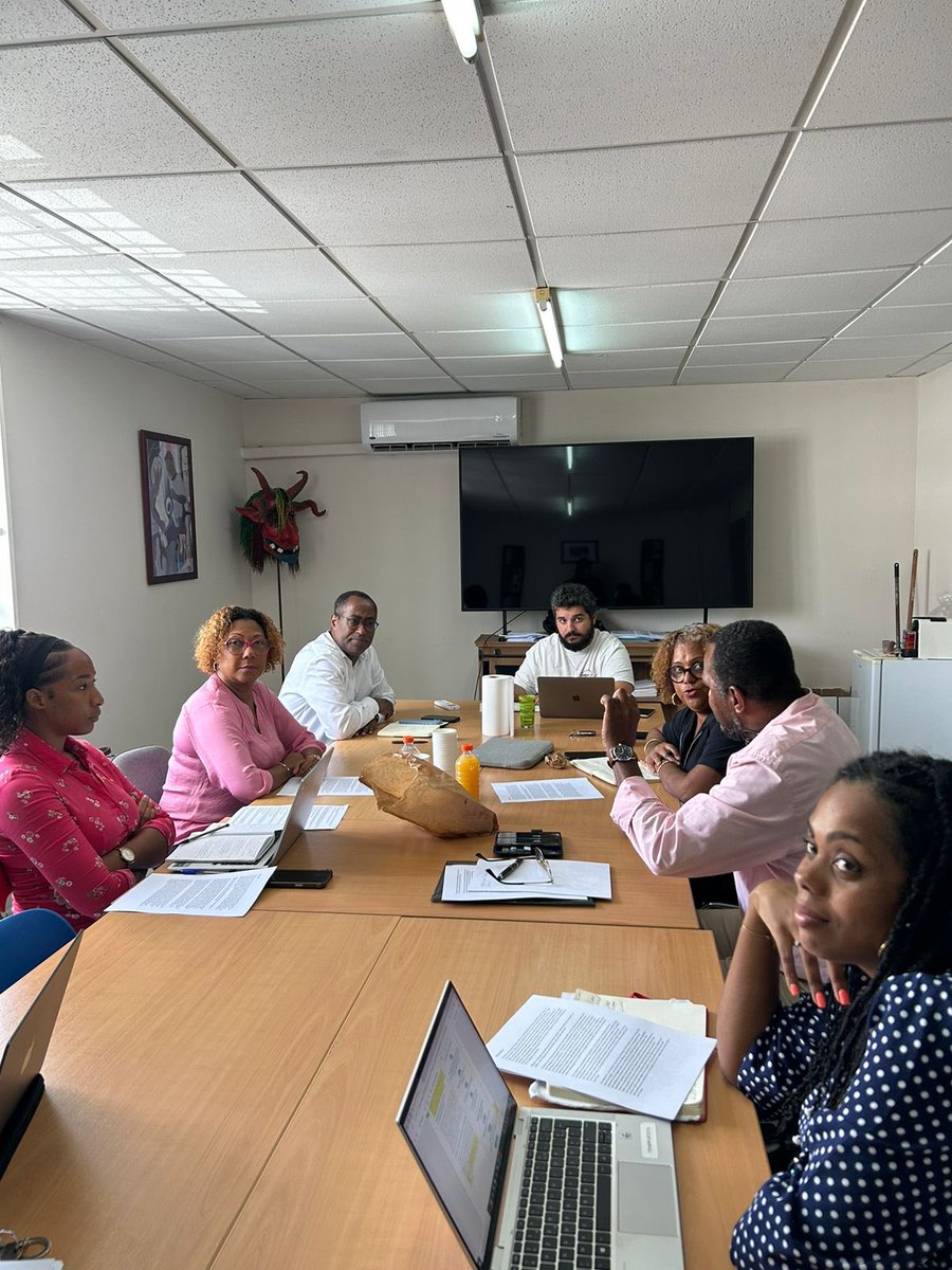 CConconne's tweet photo. Enjeux énormes autour de la prise en charge de nos seniors. Martinique, territoire plus âgé comme on nous classe désormais mérite des moyens exceptionnels pour affronter à très court terme ce qui ne doit pas devenir une catastrophe. Y’a du boulot 😫😫 https://t.co/98ab3ev6U9