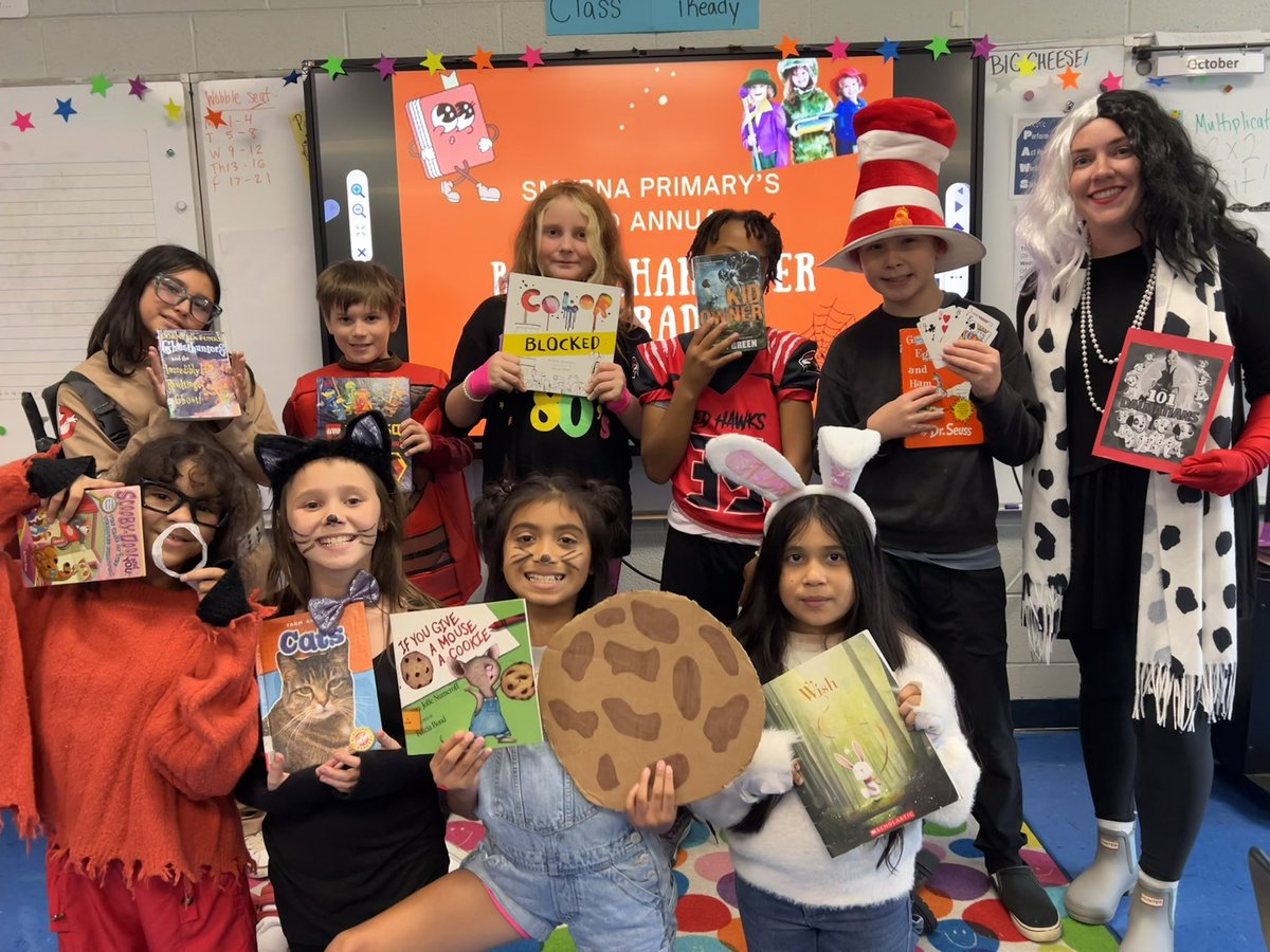 MsBateman_SPS's tweet photo. Book Character Parade Day! 🎃 https://t.co/46WkGe3qDr