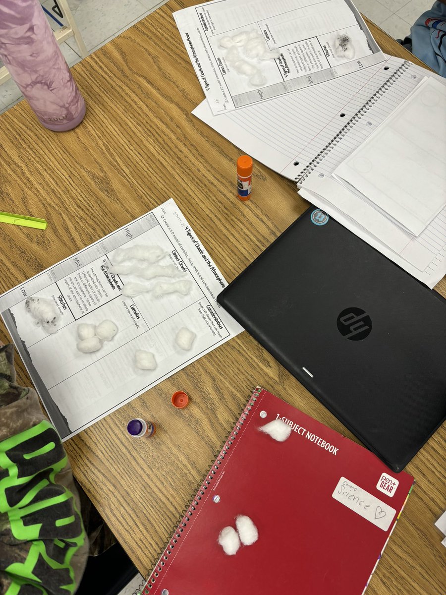 luckiepearl's tweet image. Cloud types fun!! Cementing that learning with 3D models! #VCSscientists @DeltonaLksElem @ElemSci