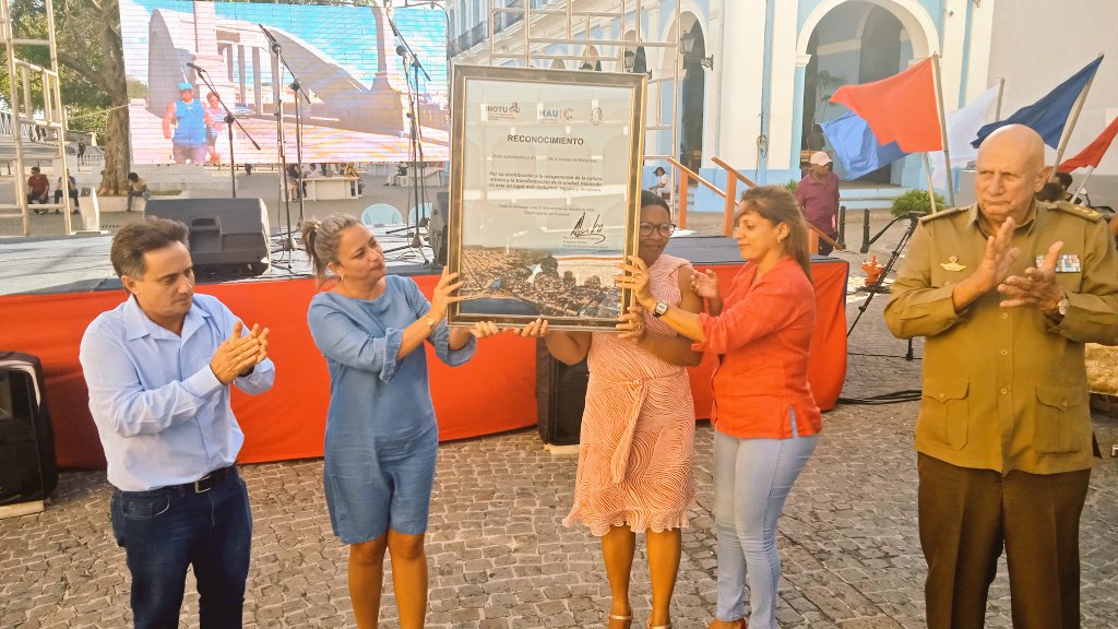 Durante el evento trascendió que el Instituto Nacional de Ordenamiento Territorial y Urbanismo, de manos de su presidente, entregó un reconocimiento especial a la ciudad de Matanzas por su exitoso trabajo para, desde lo local, alcanzar un desarrollo territorial integral.