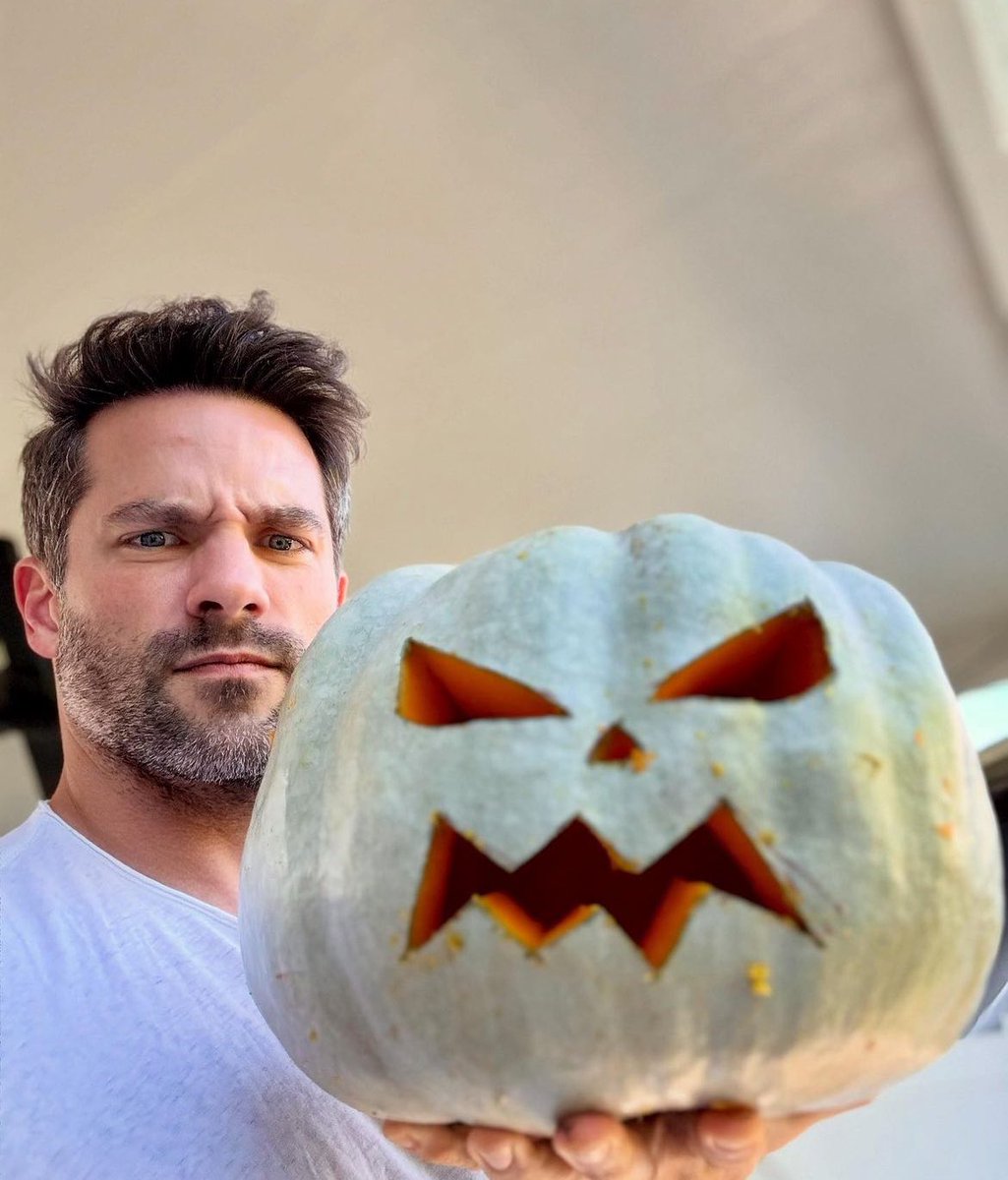 BrantDailySpain's tweet photo. Happy Halloween https://t.co/HKnl4aXOJt
