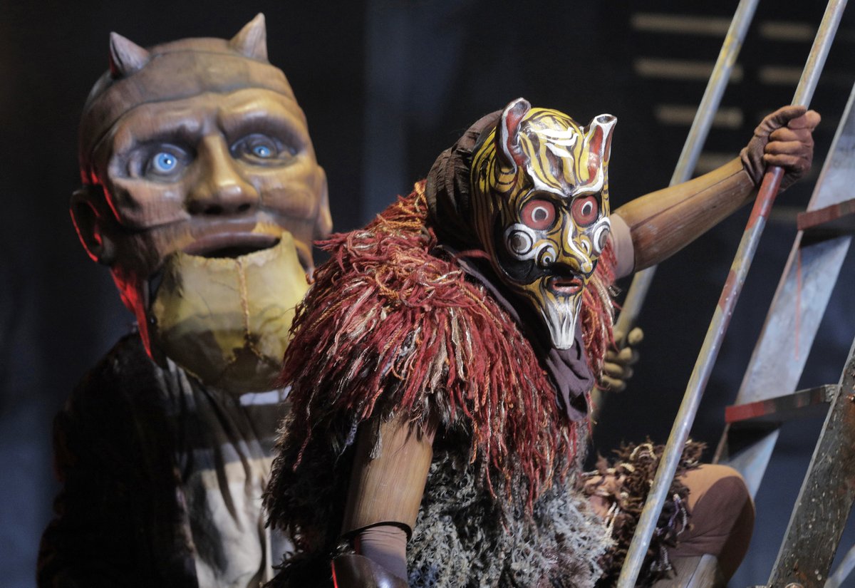 portlandopera's tweet photo. Happy Halloween from all of us at Portland Opera! Put on a scary mask and have fun today! 🎃 

*From our production of 'Faust' 2018 Photo by Cory Weaver / Portland Opera

#pdxopera #opera #halloween https://t.co/6Rd6ZKAnSU