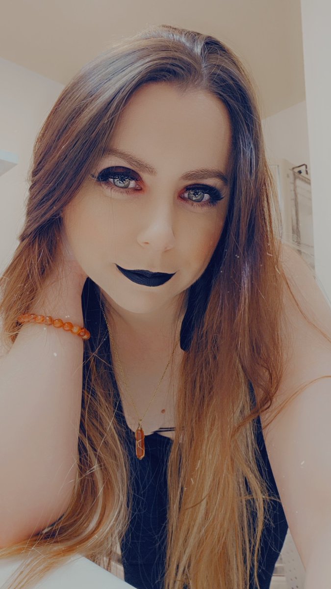 Herbert07K's tweet photo. Let's take a moment to admire my makeup &amp; outfit for tonight 🎃😍🥰 https://t.co/GZcb4nVvqy