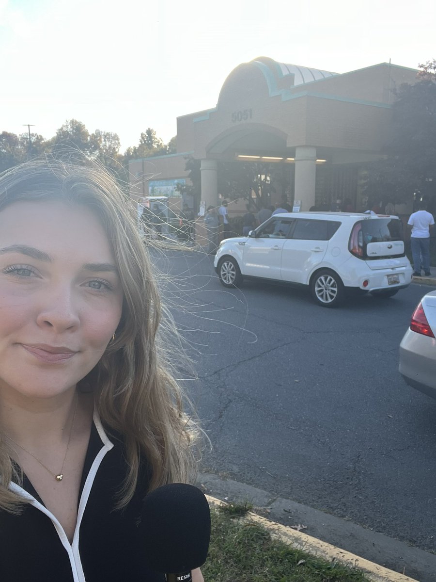 emmaschmalzz's tweet photo. Reporting live tonight from the College Park Community Center where voters are lining up during the last day of early voting. Check it out at 5:30 streaming on the @CNSmd YouTube channel! Happy Halloween 🎃 https://t.co/v4QlAsv2Sd