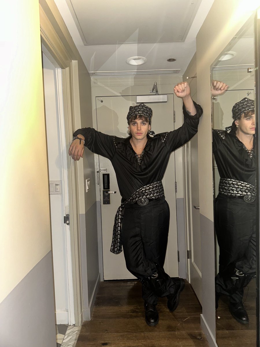 JonahMarais's tweet photo. yo ho, yo ho 🏴‍☠️ https://t.co/I503iOxYgU