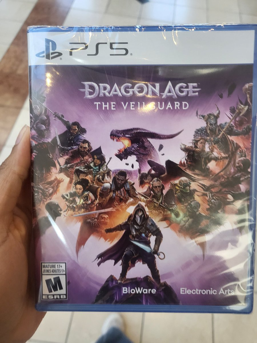 jae_jae_bae's tweet photo. It's finally in my hands!!!
#DragonAgeVeilguard #DragonAge https://t.co/jXChz7Of2f