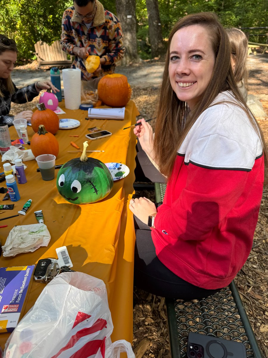 CHRIS180_Change's tweet image. CHRIS 180&apos;s School-Based Mental Health team took to @DunwoodyNature over fall break for some Halloween fun! The team enjoyed decorating pumpkins, treats and bonding time. Happy Halloween from CHRIS 180! 🎃 #Halloween