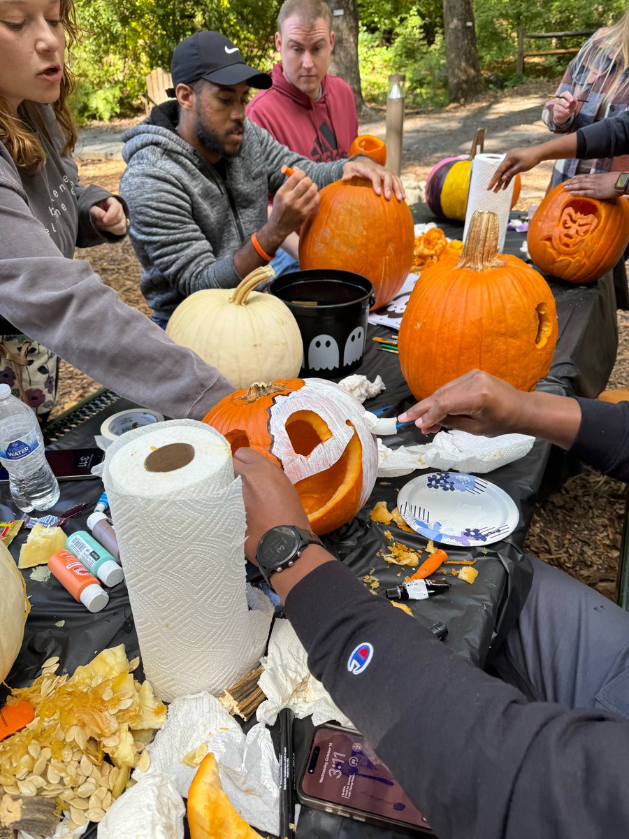 CHRIS180_Change's tweet image. CHRIS 180&apos;s School-Based Mental Health team took to @DunwoodyNature over fall break for some Halloween fun! The team enjoyed decorating pumpkins, treats and bonding time. Happy Halloween from CHRIS 180! 🎃 #Halloween