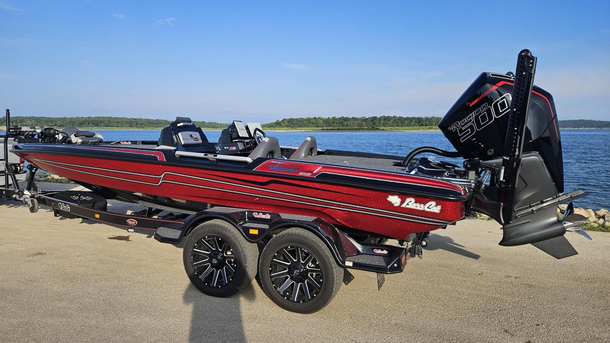 No Tricks all Treat with the Mercury Racing 500R powered Jaguar STS
#basscatboats #mercuryracing