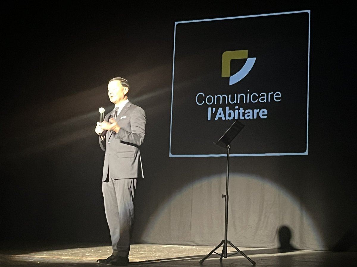 DanieleImprota's tweet photo. Al @TeatroParioli #Grazie a @CasaRadio_it #summit Comunicare l’Abitare. Tra i #super #relatori @AngeloDeianaTW @ConfAssTW #laretedellereti. #networking #casa #Abitare #mediazione #immobili #Futuro @TgrRai @TgrRaiLazio @tg2rai @Tg3web @SkyTG24 @Unomattina #ConfassociazioniDigital https://t.co/UyvOuTpdcv