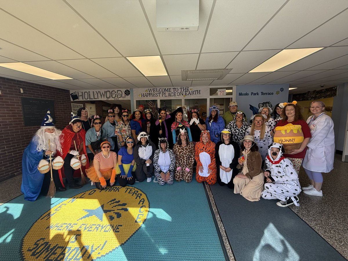 MargaretTruppa's tweet image. Happy Halloween from The Most MAGICAL Place on Earth…….Menlo Park Terrace School! #disneytheme