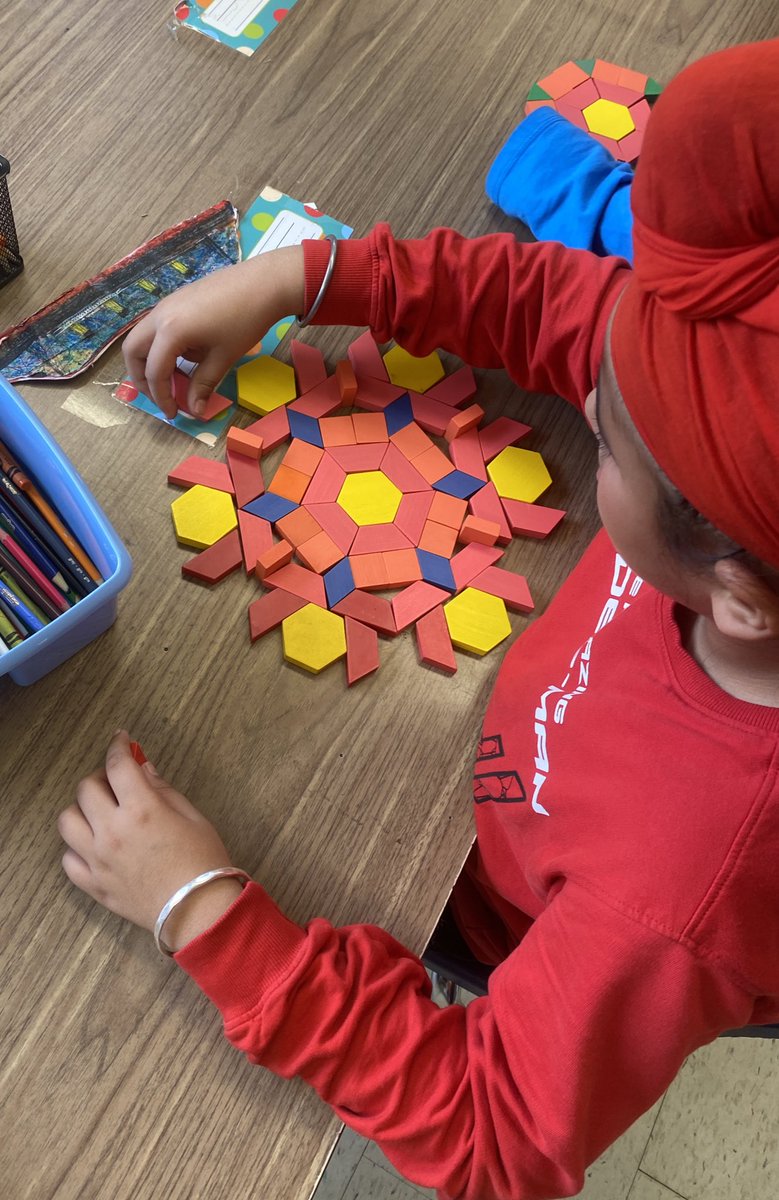 MrsHFenech's tweet photo. Making some Halloween themed repeating patterns and rangoli inspired geometric patterns. Happy Halloween and Happy Diwali to those who celebrate! @TribuneDrive https://t.co/HcG8NfVMOe