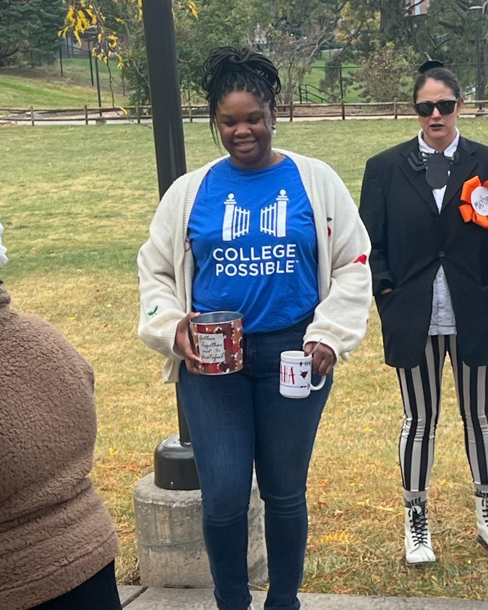 Success coaches at UNO joined in the Halloween fun today! Kids from the UNO daycare brightened campus with a costume parade, trick-or-treating at stops along the way. Coach Rhea joined in by handing out candy. Wishing everyone a safe and spooky Halloween! 🎃🍬