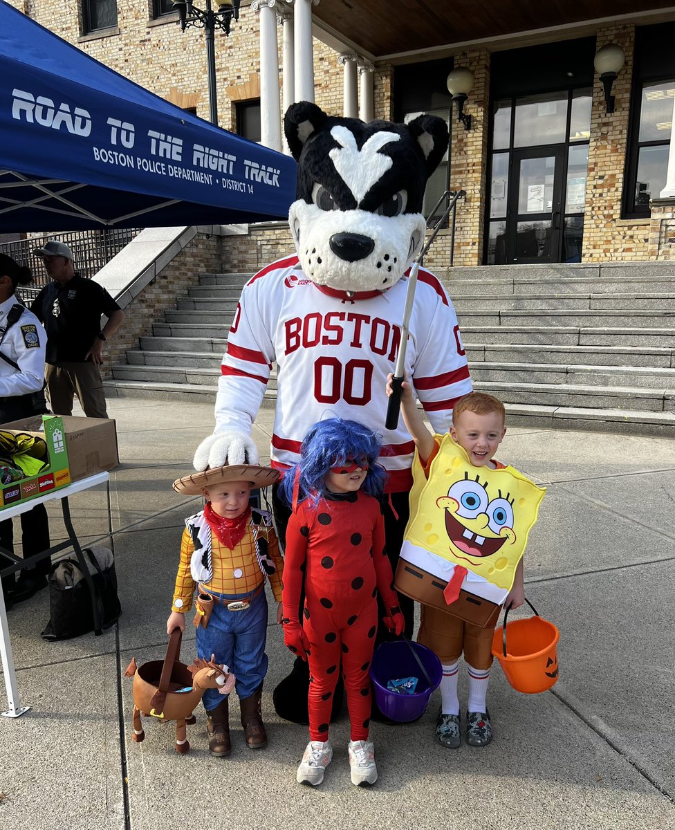 Boston University Community (@bucommunity_) on Twitter photo Happy Halloween! ๐ Rhett had a spooky-good time trick-or treating with friends in the Brighton Business District! ๐ฌ
Thank you <a href="/BrightonMainSts/">Brighton Main Streets</a>, Allston Brighton Chamber of Commerce, <a href="/ymca_oaksquare/">Oak Square YMCA</a> and <a href="/bostonpolice/">Boston Police Dept.</a> D-14! Happy Halloween! ๐ Rhett had a spooky-good time trick-or treating with friends in the Brighton Business District! ๐ฌ
Thank you <a href="/BrightonMainSts/">Brighton Main Streets</a>, Allston Brighton Chamber of Commerce, <a href="/ymca_oaksquare/">Oak Square YMCA</a> and <a href="/bostonpolice/">Boston Police Dept.</a> D-14!