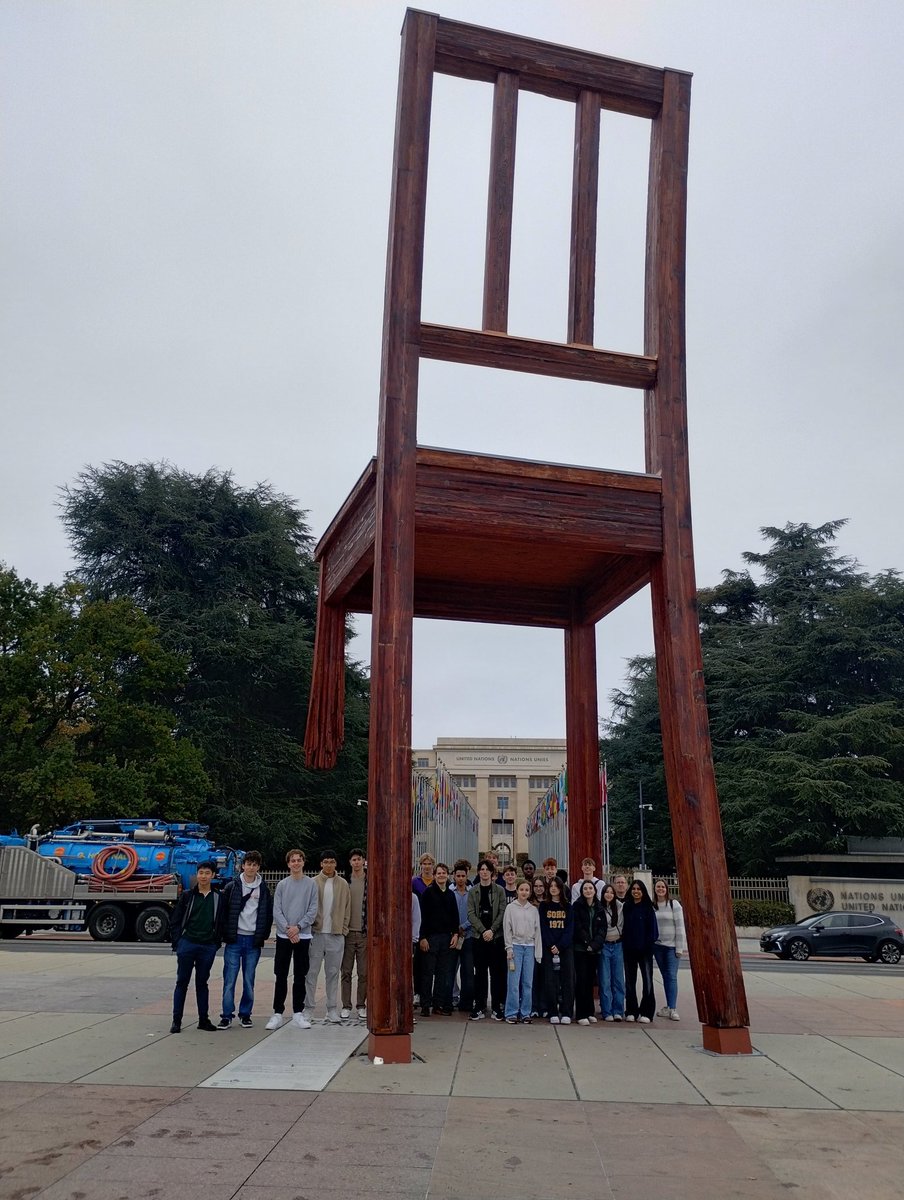 ElthamCSTEM's tweet photo. Brilliant first day in Geneva visiting the United Nations, central town for dinner and finishing off the day with a Physics-themed quiz.  Off to CERN for the day tomorrow. https://t.co/ftOcYCGSeh