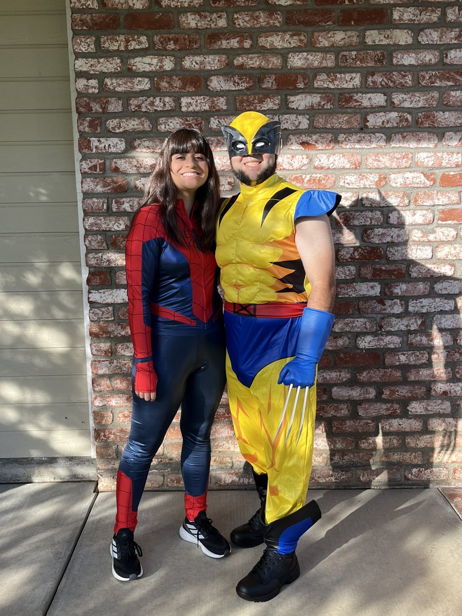 HugoV_II's tweet image. “Lady, I got six reasons why!”

#Halloween2024 #Wolverine #SpiderWoman #Marvel