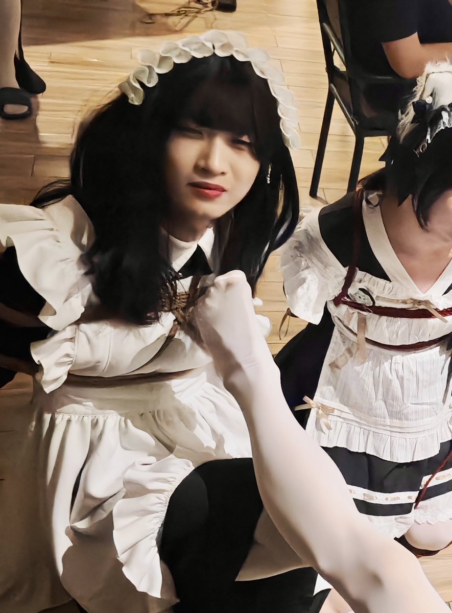 p1∶摆拍作品 《女仆长的恩赐》
p2∶《我他妈不小心吸了一口》
女仆长∶@CD_taoyan 
女仆们∶<a href="/ychngQvQ/">YECHEL夜土成</a> <a href="/lsp94408981/">双双</a> <a href="/lngyto14/">鹿与狼</a> 
📷<a href="/SZ_Yzili/">呆JIO布</a>