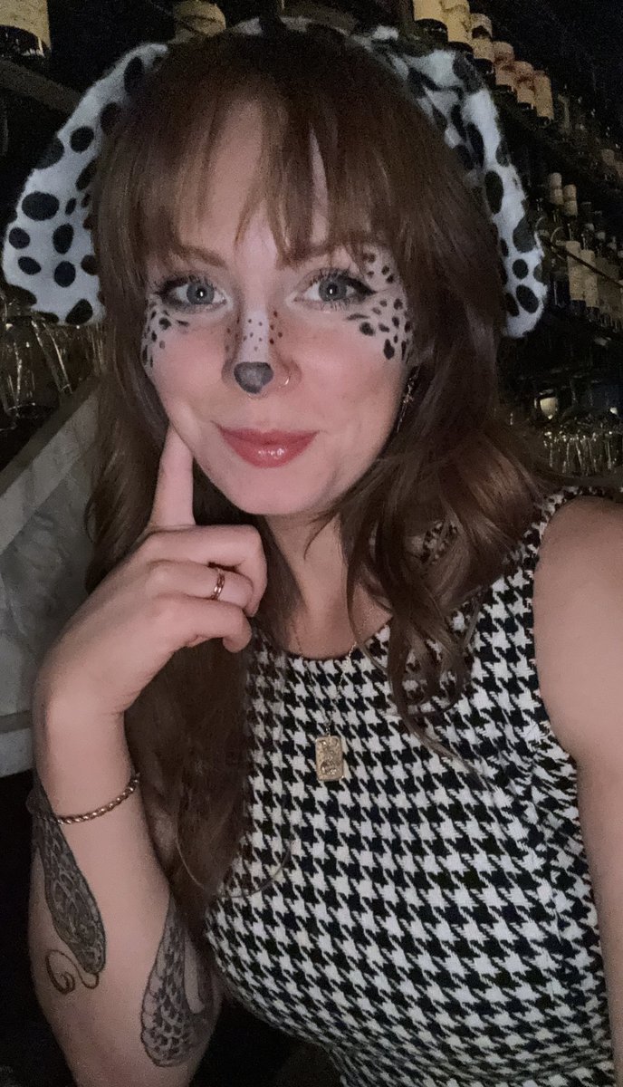 not me with literal 50 costumes in my closet and choosing to make a new one last minute