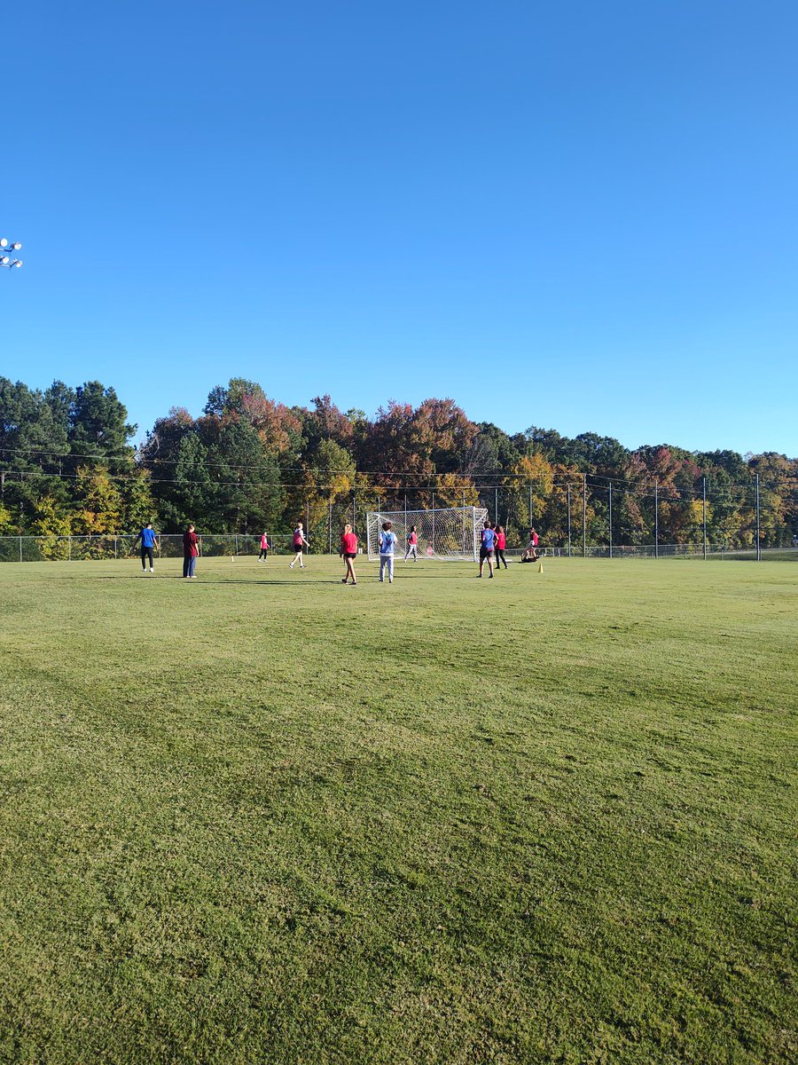 CHowie4's tweet photo. @CHS_BlueEagles held their annual  Spanish vs French soccer game!! ⚽ Go Team Spanish!! 🏆 https://t.co/vDQPJhFLw0
