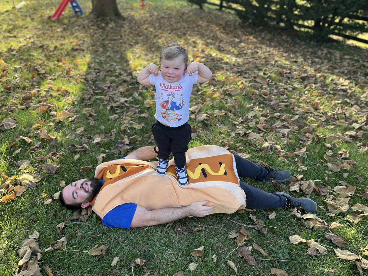 jdfilippone's tweet photo. “It’s addicting, beating the heck out of people and eating hot dogs and making people smile.” - @joeyjaws . Another great Halloween in the books with my incredible family. 🎃👻🌭🥰 https://t.co/0PL7vpMKhg