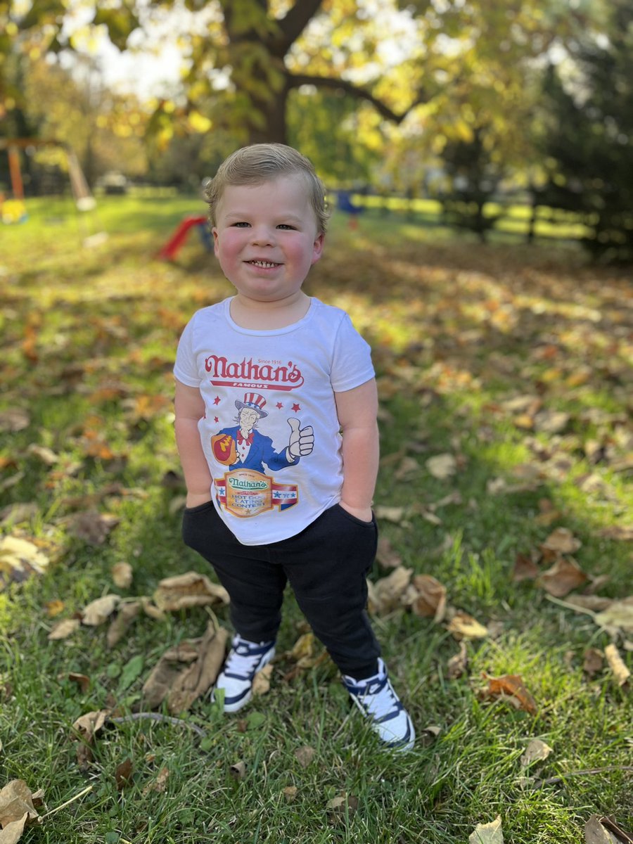 jdfilippone's tweet photo. “It’s addicting, beating the heck out of people and eating hot dogs and making people smile.” - @joeyjaws . Another great Halloween in the books with my incredible family. 🎃👻🌭🥰 https://t.co/0PL7vpMKhg