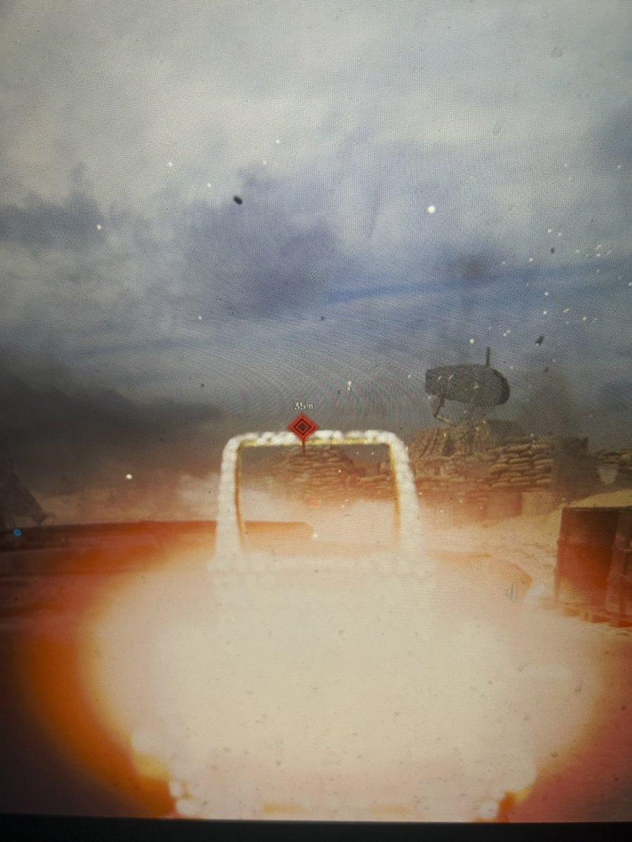 DownfallGGs's tweet photo. @CallofDuty can you explain why my diamond camo gets so damn bright sometimes to the point I can’t see 😭 https://t.co/O5xgbnLtjC