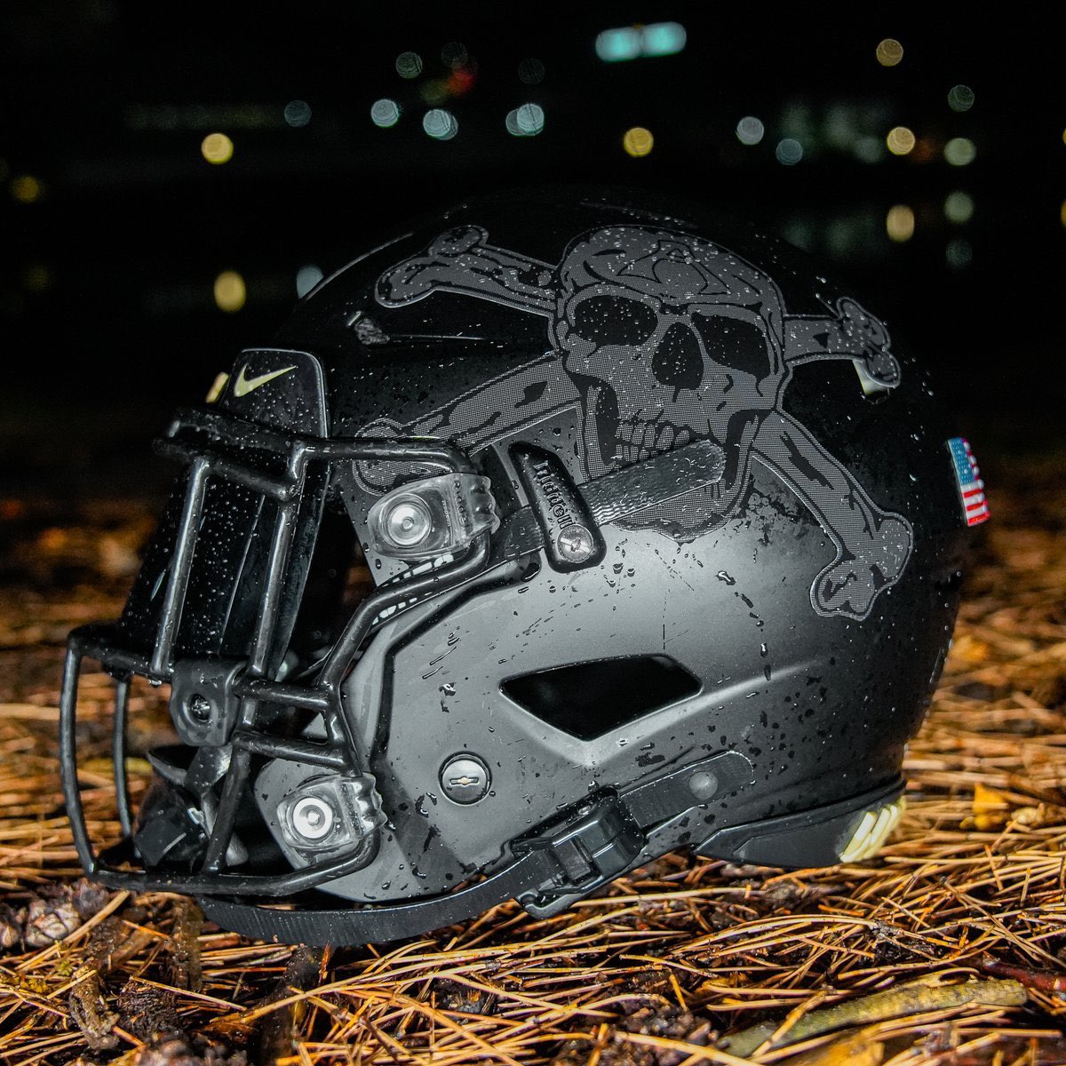 When you see Army's Fullback in this helmet + in the Flexbone + in a 4-Point Stance... you better BUCKLE UP!