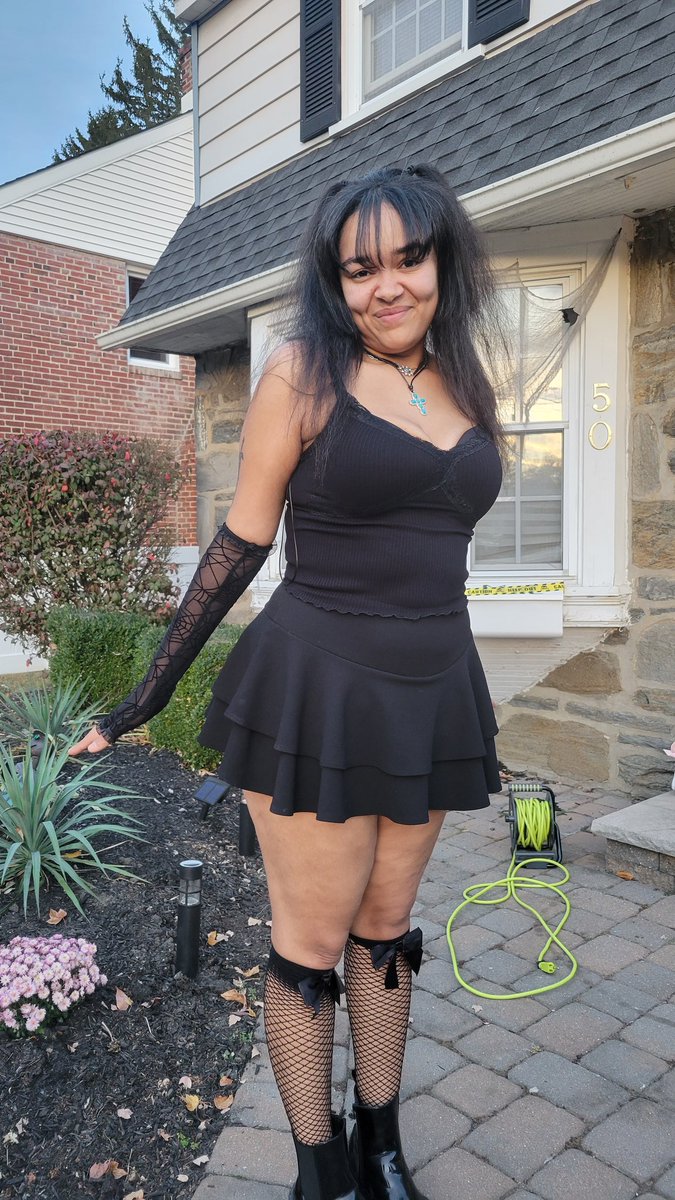 nonbinaryloverb's tweet image. Misa Misa 💀📓🖤