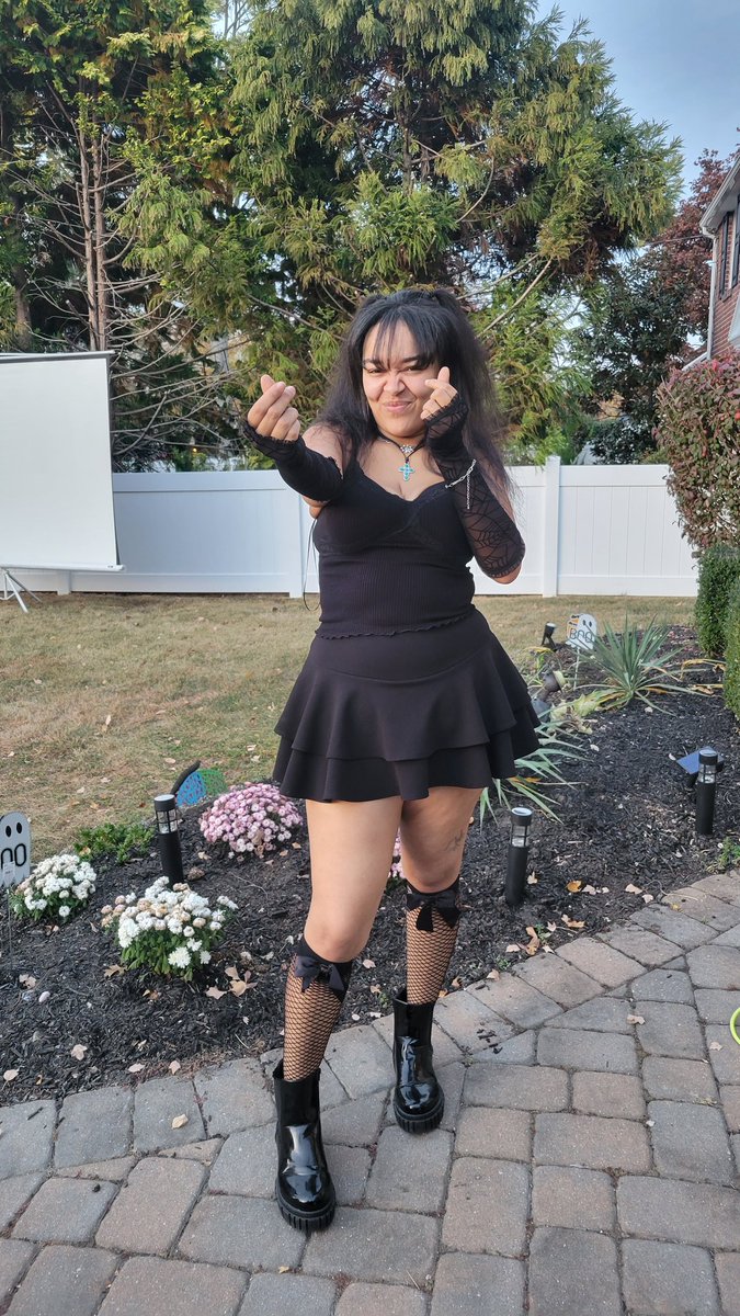 nonbinaryloverb's tweet image. Misa Misa 💀📓🖤