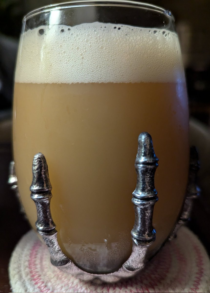 ASFreed's tweet image. Halloween beer number 2 from @TreeHouseBrewCo 

#CraftBeer #CraftCans

@badhopper @ManvsAle @RealBMaxwell @madrivertoaster @juggbigt @Just4BeerLovers @david_fuz @timmytckr @JonMontag @MartynMcIntosh @lMinglewoodl @SMem1971 @cellmavin @Fiocho @JohanBBT @amethyst_heels