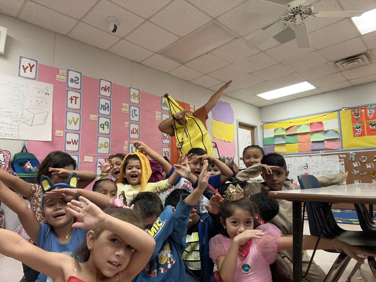 Mrs•Gomez tweet media