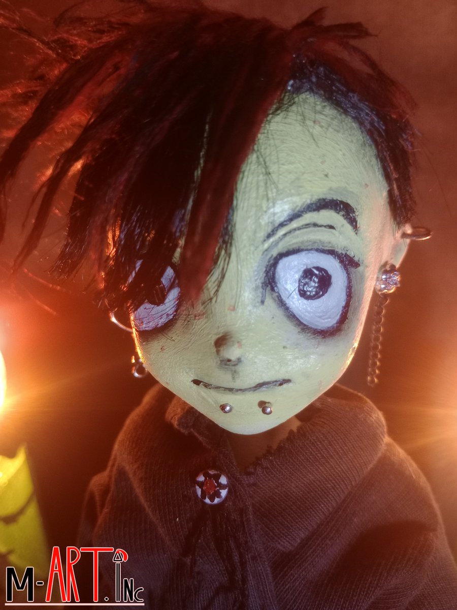 MerBleue666's tweet photo. "Sometimes, when I'm in bed at night, I'm overcome by a black depressing loneliness that eats my soul."
MY NEW HALLOWEEN SPECIAL + DOLL CUSTOM IS HERE. ONE OF THE FAMOUS GOTH KIDS FROM SOUTH PARK, PETE THELMAN!
#SouthPark #dollcustom #gothkid https://t.co/HRj2TYK8kt