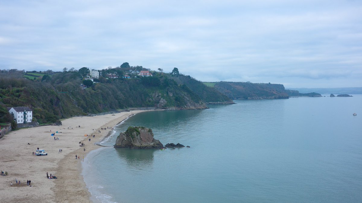 breninking's tweet photo. Dinbych y Pysgod 🐟
Lovely Tenby https://t.co/xRsa6sGaxn