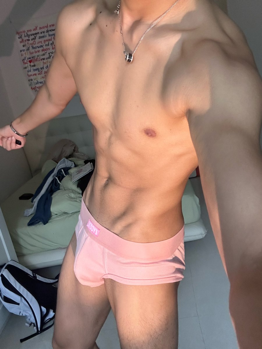 iamcaptainbrat's tweet photo. Pink Friday🩷🎀🏩💋🛍️💅@GOTESHOP https://t.co/bcLXM5i8bU