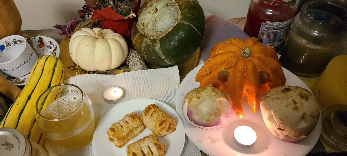 jonymack's tweet photo. Blessed samhain! https://t.co/skUGrBInqc