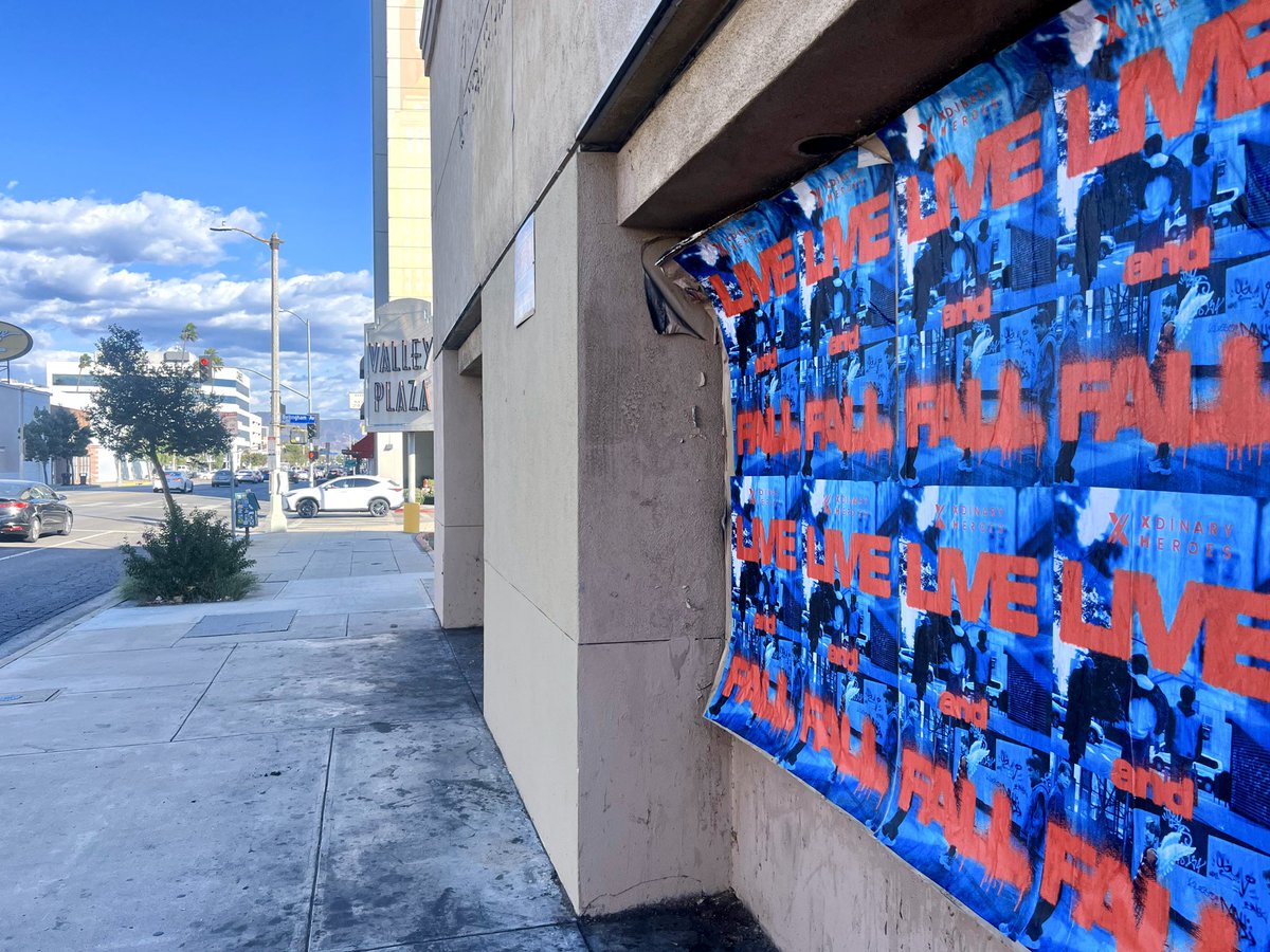 XH_official's tweet photo. <LIVE and FALL> is landed in NY and LA!💥

Check this awesome feature of <LIVE and FALL> walls by photos below 📸👀

#XdinaryHeroes #엑스디너리히어로즈
#LIVE_and_FALL
#Night_before_the_end
#WE_ARE_ALL_HEROES https://t.co/Ht61c06SPg
