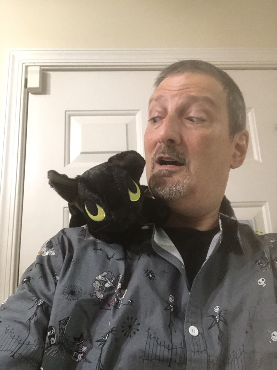 MeanwhileATP's tweet image. #Binx from #HocusPocus and a random ghoul decided to accompany our cohost George as he and his neighborhood coven got together to hand out candy to trick or treaters on this beautiful #Halloween evening 
@artnerrd @DoctorStayPuft