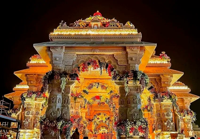 Tr_Akshara2215's tweet photo. अयोध्या से प्रभु श्री राम के नाम की गूंज विदेशों तक भी सुनाई देती है।

बहुत से विदेशियों ने भी दीपावाली को धूम धाम मनाया। हमारी संस्कृति की पहचान चारों ओर फैल रही है।

🌷 जय श्री राम 🌷  🌸 जय हनुमान 🌸
Happy Diwali        #दीपावली 

🌷जय श्री श्याम🌷 🌺जय तेजल 🌺 https://t.co/Pb3R5rkVa9