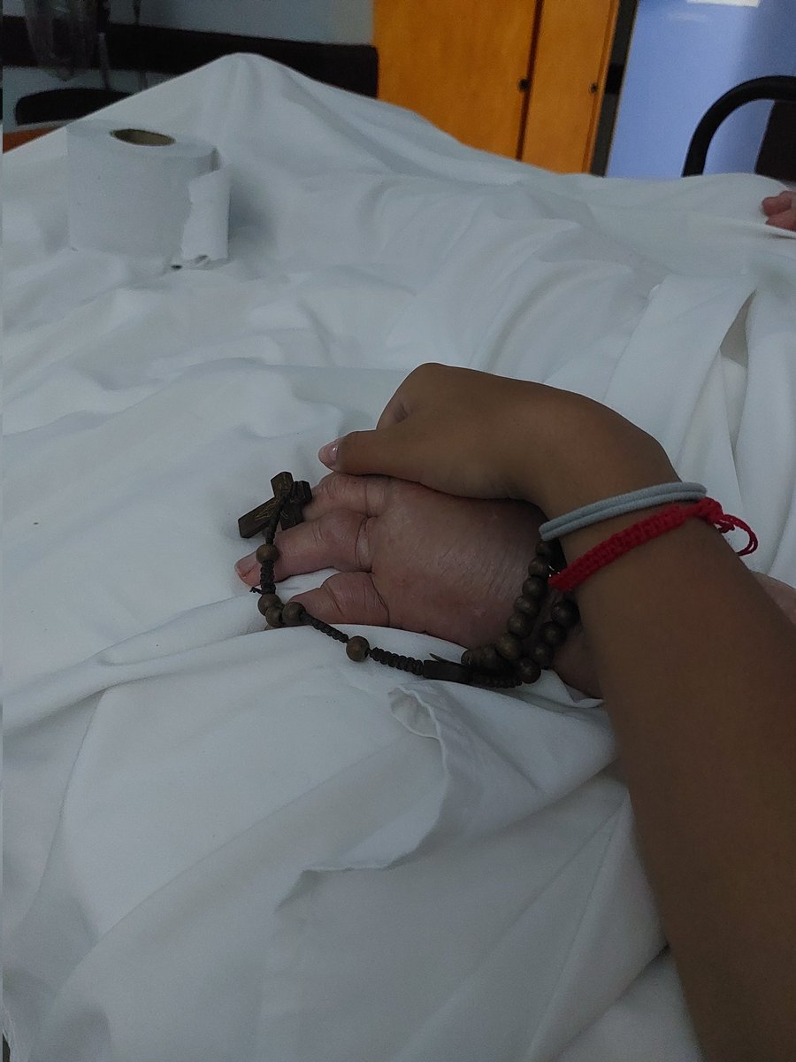 Nuestra última foto antes que te fueras. Te voy a extrañar muchísimo abu, espero que me cuides y m mandes fuerzas para seguir desde arriba. Estoy feliz de haber compartido tiempo con vos, aunq deseaba q sea mucho más, orgullosa de la mujer fuerte y valiente q eras, siempre en mi.