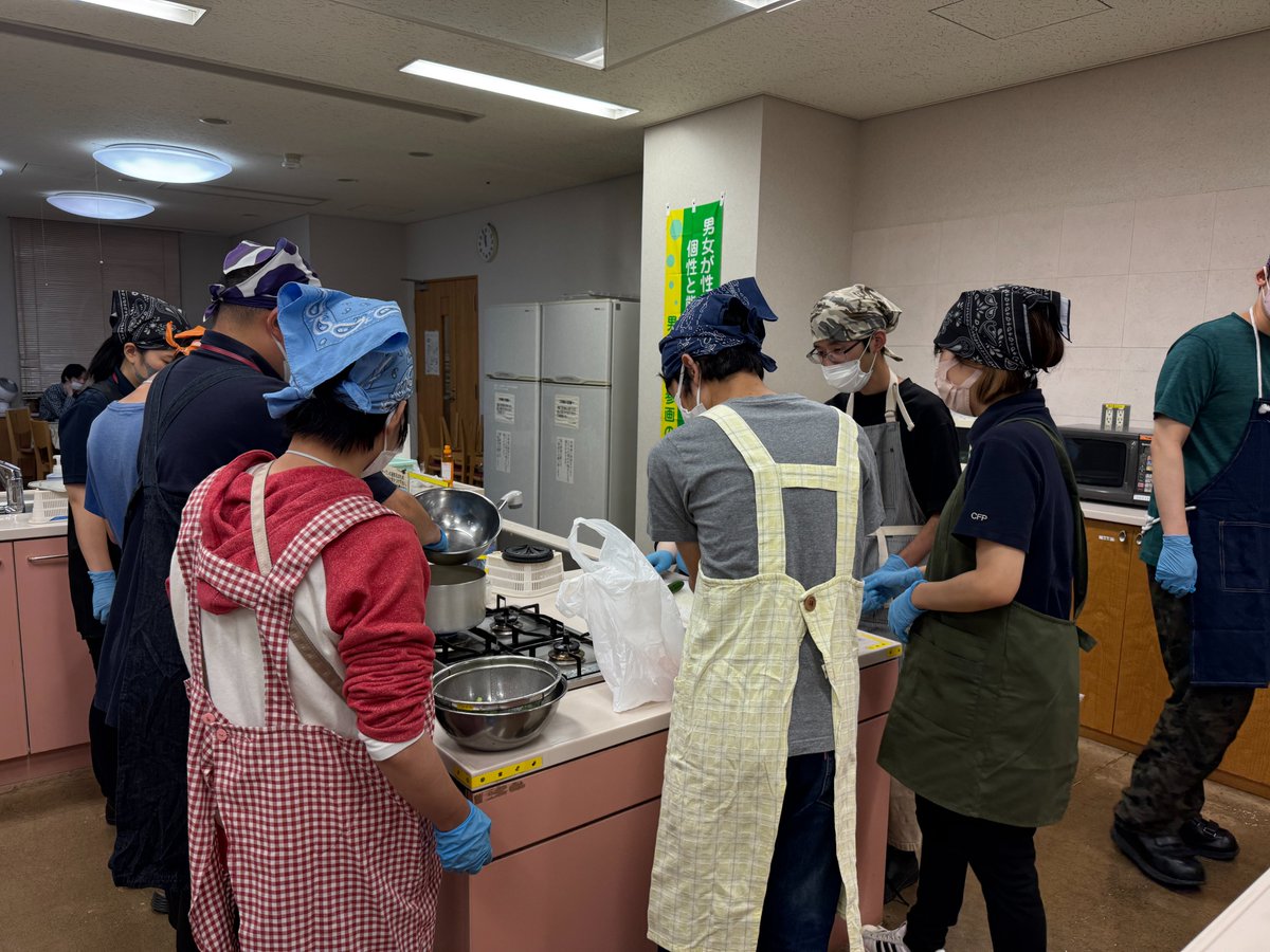 nexus_cfp's tweet photo. 10月にサークル活動で調理実習を行いました。ハヤシライス、マカロニサラダ、フルーツポンチを作りました。みんなで作れて楽し美味しかったです😋(利用者N) https://t.co/bukjPg4NQM