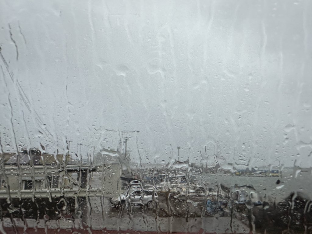 討厭需要出行的雨天。 https://t.co/3mPUoQwlhL