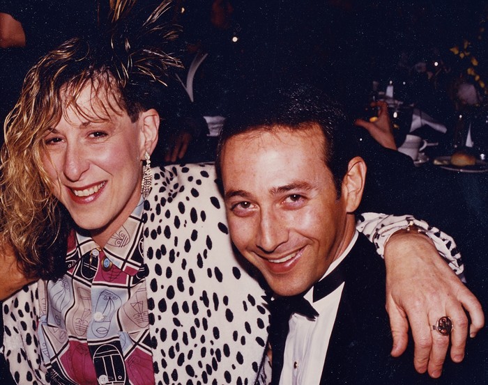 Allee Willis: Creative Force, 'Dangerous Woman,' Songwriter Behind Friends Theme dlvr.it/TFxSNM