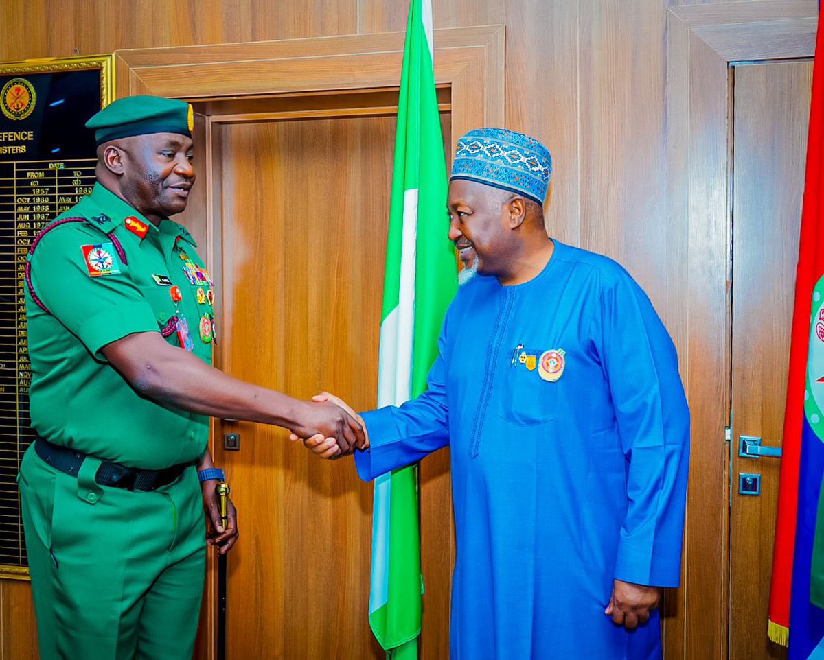Mohammed_Badaru's tweet photo. PHOTO SPEAK 

THE HONOURABLE MINSTER OF DEFENCE  H.E MOHAMMED BADARU ABUBAKAR CON MNI RECEIVED THE CHIEF OF DEFENCE STAFF GENERAL C .G MUSA IN HIS OFFICE WHO CAME TO FORMALLY INTRODUCE THE NEWLY APPOINTED ACTING CHIEF OF ARMY STAFF MAJOR GENERAL OLUFEMI OLATUBOSUN OLUYEDE https://t.co/tqeKR1pILz