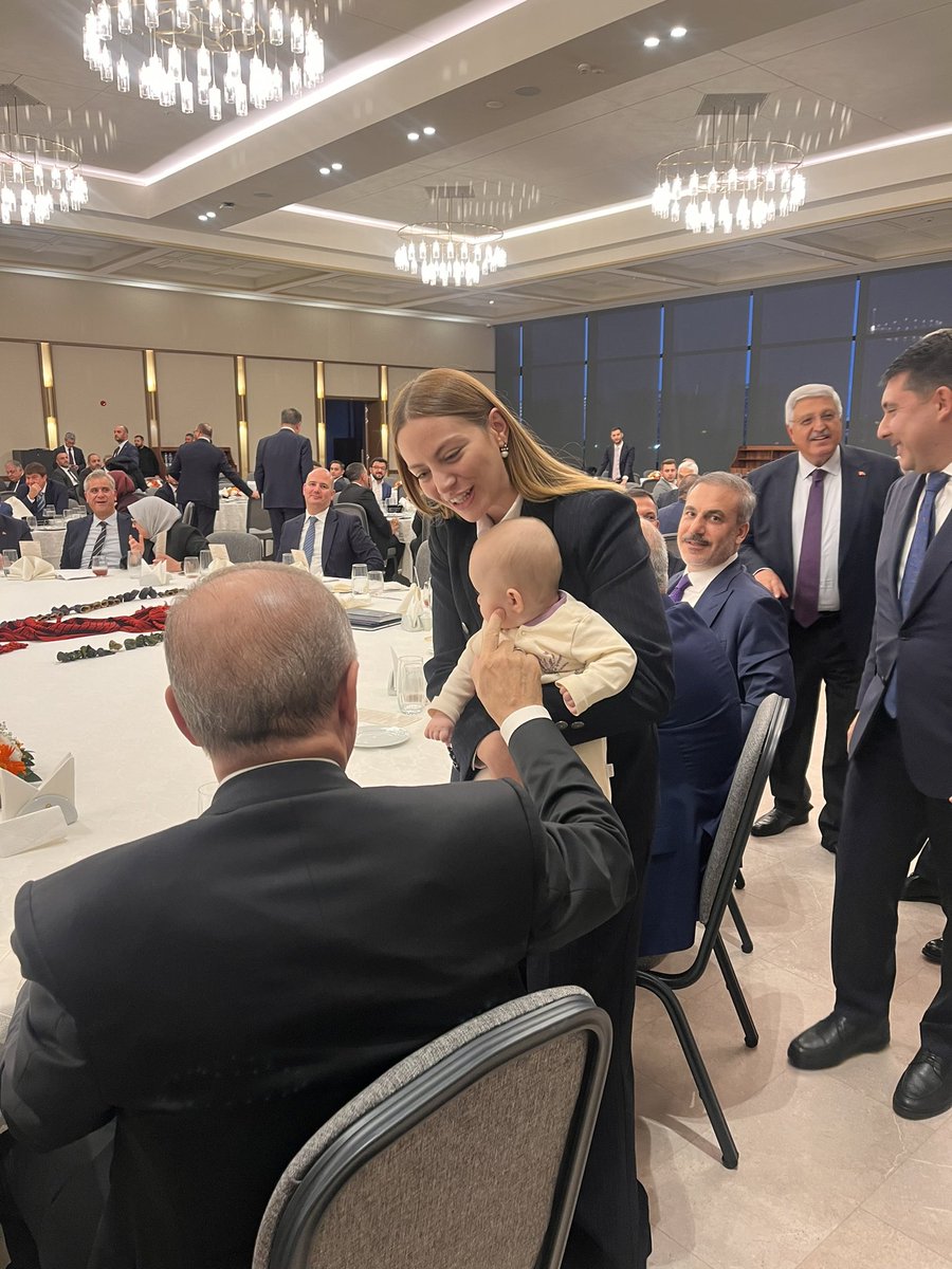 Çok kıymetli…

🧿
🤲
🤍

Sizinle büyüdük, büyüyoruz, büyüyeceğiz🇹🇷

<a href="/RTErdogan/">Recep Tayyip Erdoğan</a>