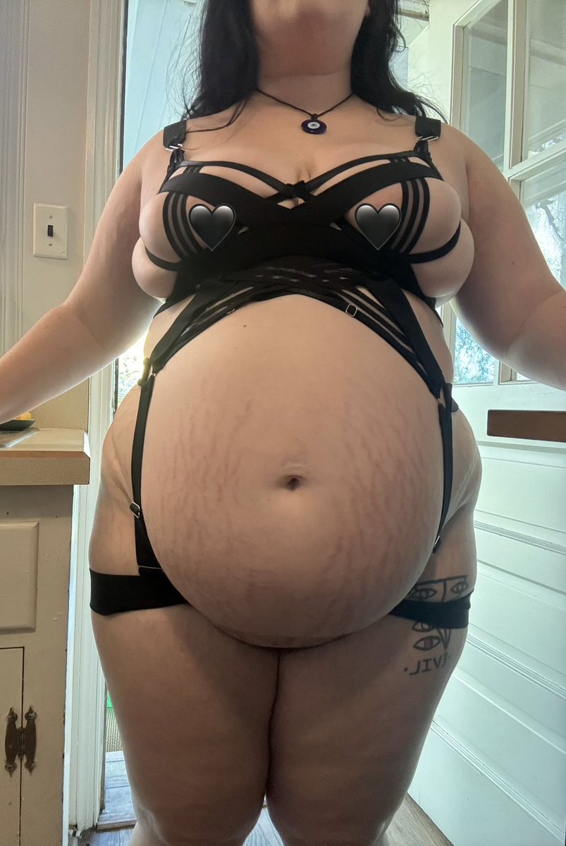 happy halloween from me n my full moon!!