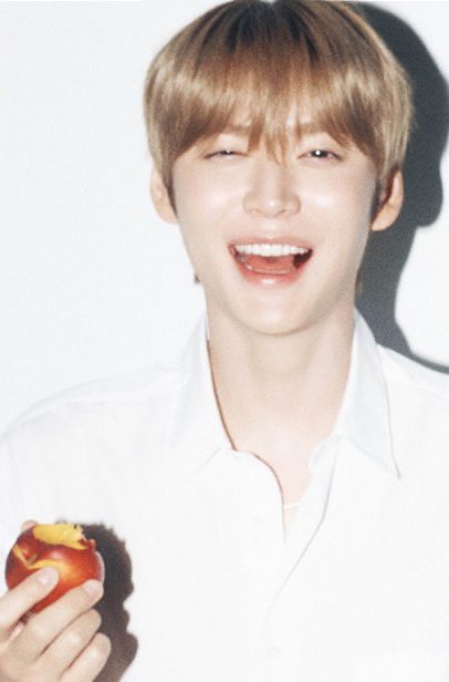 은석이가 활짝 웃는게 넘 예쁘고 조하서 이런 사진 더 더 많이 늘어났으면 좋겠어🥹🫶🏻