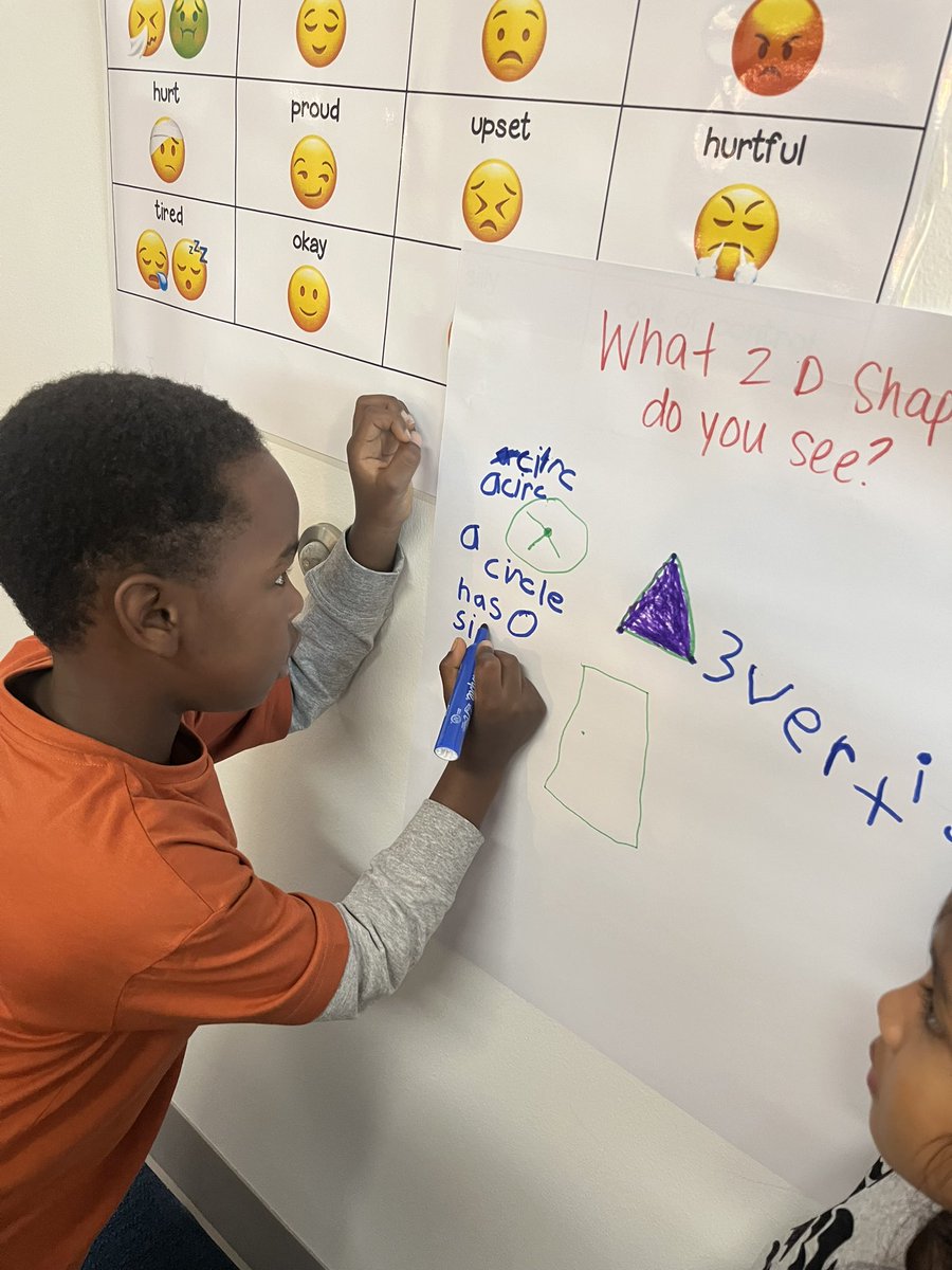 MrsRiveraKinder's tweet photo. Vertical work spaces are happening in Kindergarten 👏 @PISDChristie https://t.co/Rznks9VpYY