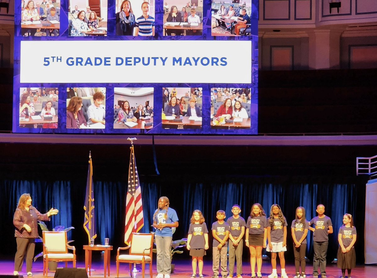 RepSpartzOffice's tweet photo. This week, our office had the privilege of attending Mayor @SueFinkam’s inaugural State of the City address. Congratulations to her and Carmel on an impressive first year—we look forward to all that’s ahead! https://t.co/4WhoMJkX9U